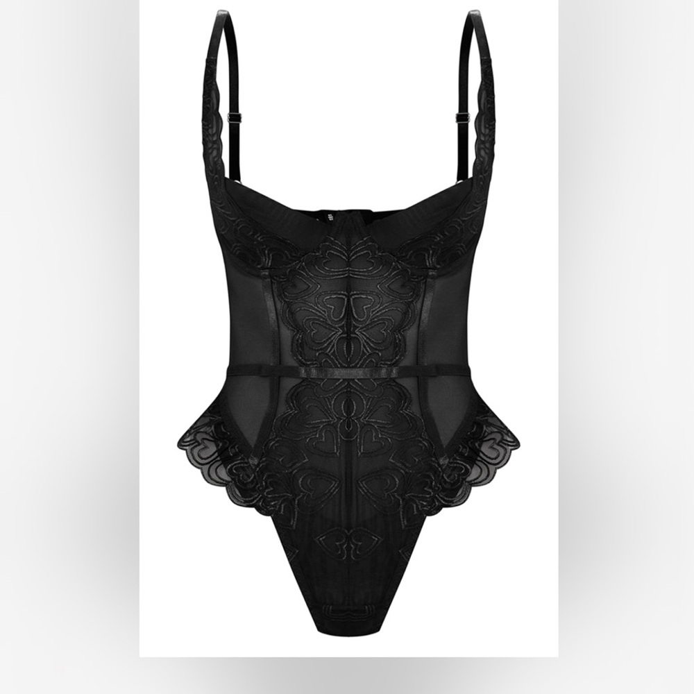 Pretty Little Thing Black heart embroidered lace bodysuit size XS NWT